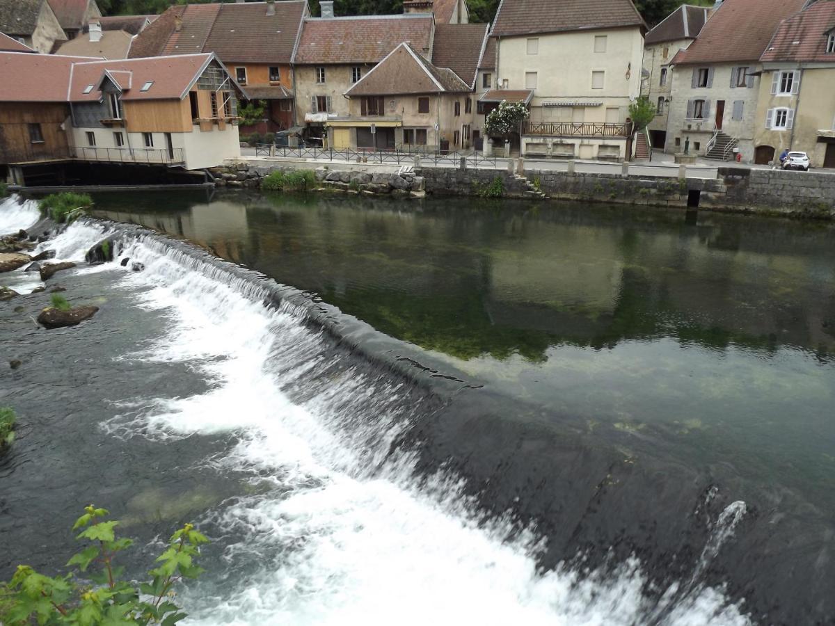 Gite La Petite Ecluse En Bord De Loue Lods Exterior photo
