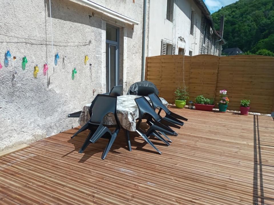 Gite La Petite Ecluse En Bord De Loue Lods Exterior photo